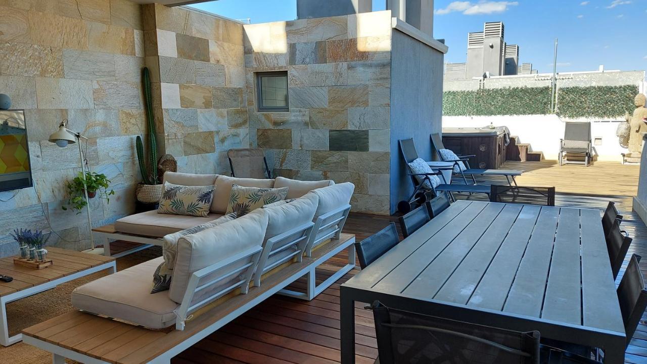 Atico De Lujo Con Jacuzzi Climatizado En Terraza Apartment Elche Bagian luar foto