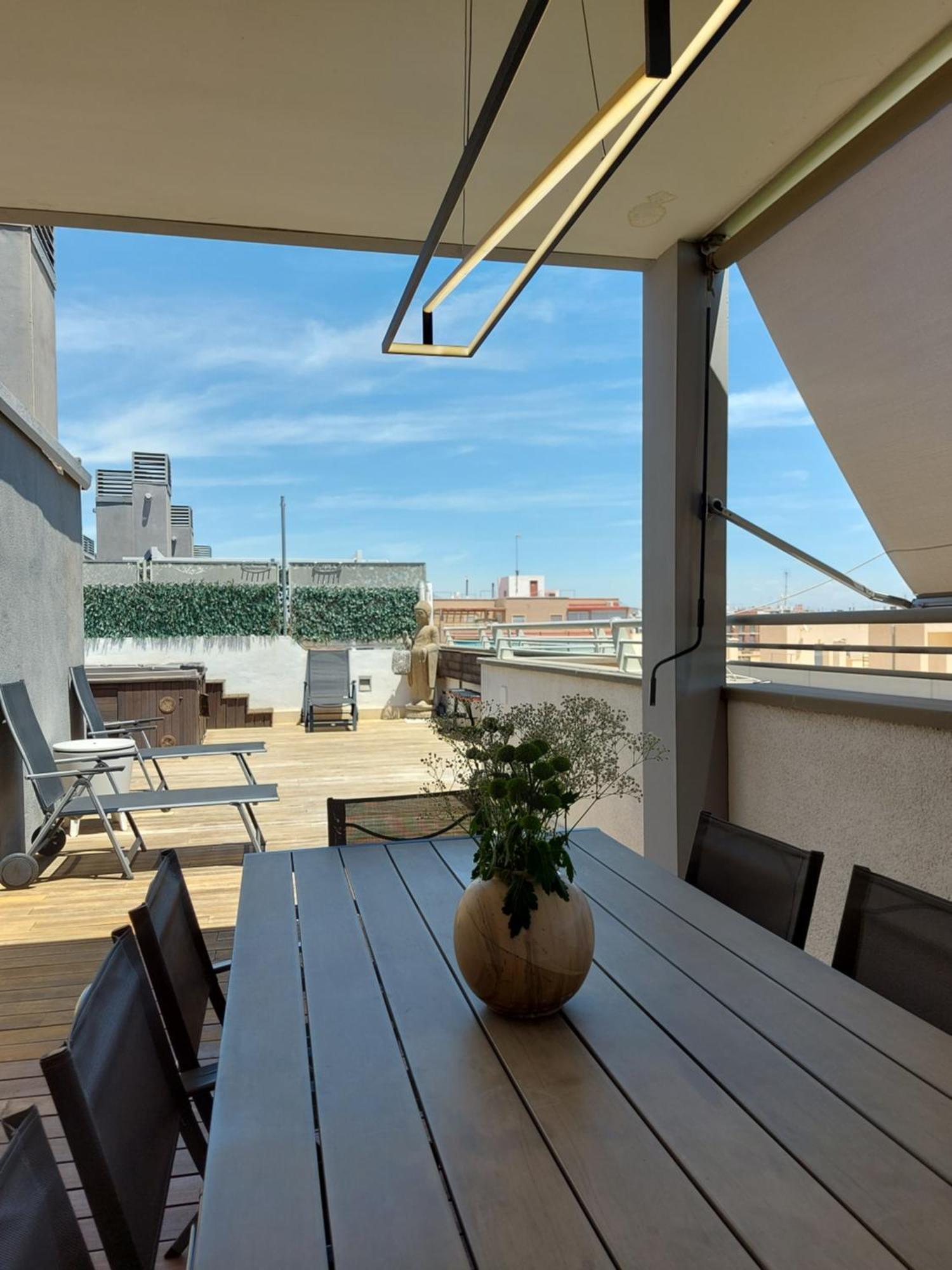 Atico De Lujo Con Jacuzzi Climatizado En Terraza Apartment Elche Bagian luar foto