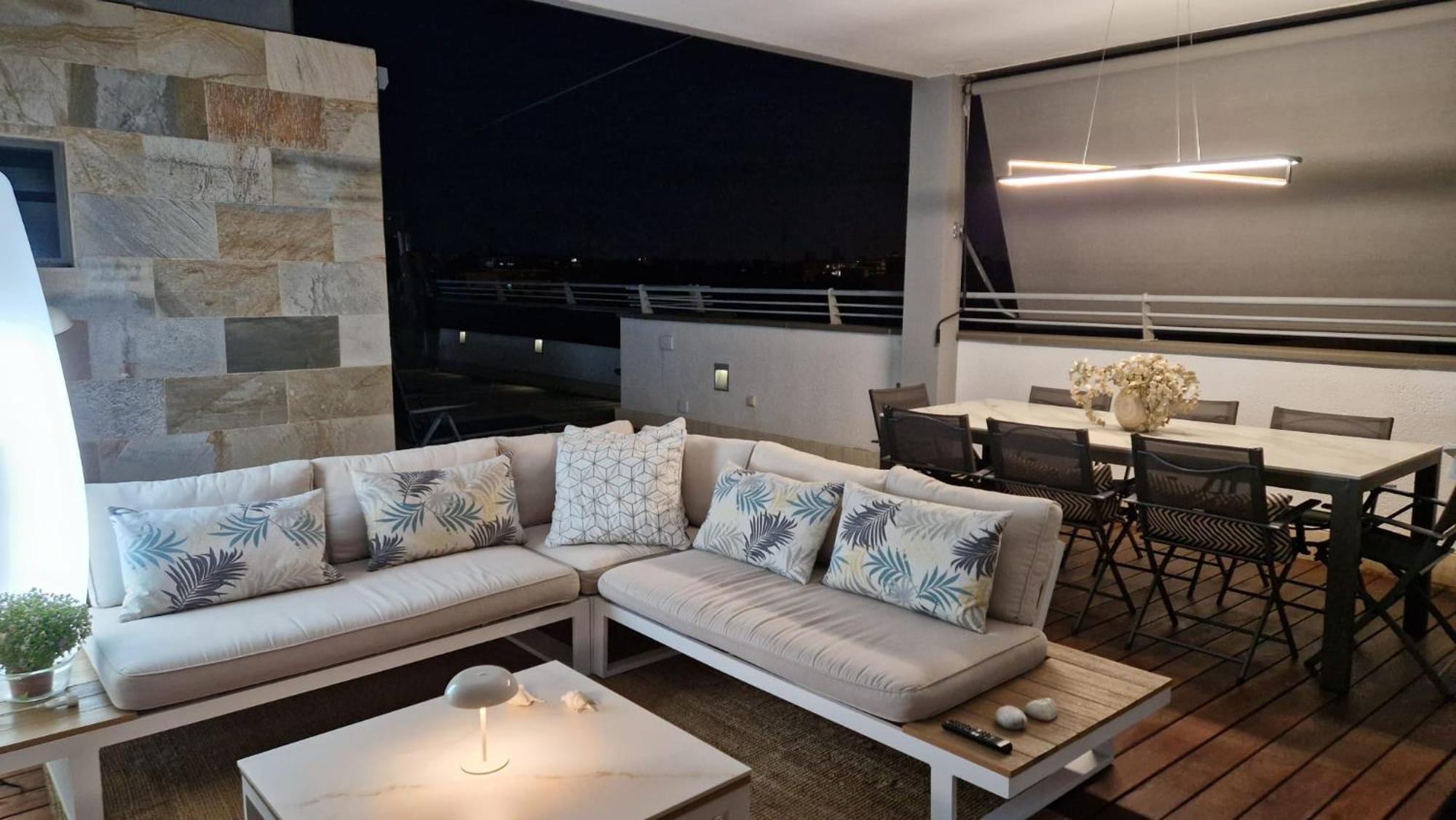 Atico De Lujo Con Jacuzzi Climatizado En Terraza Apartment Elche Bagian luar foto